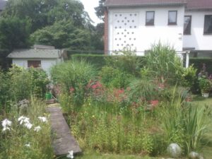Garten mit Katzenschutznetz gesichert